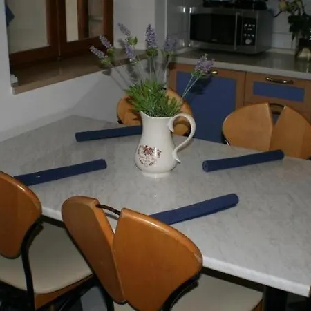 Seaview Apartment Bol